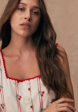 Next REGULAR FIT-SQUARE NECK BUTTON THROUGH - Denné šaty - ecru red cherry