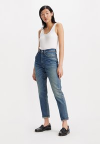 Levi's® MOJ HIGH RISE BOYFRIEND - Ravne kavbojke - mineral