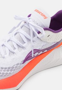 Saucony ENDORPHIN PRO 4 - Zapatillas running asfalto - white/violet