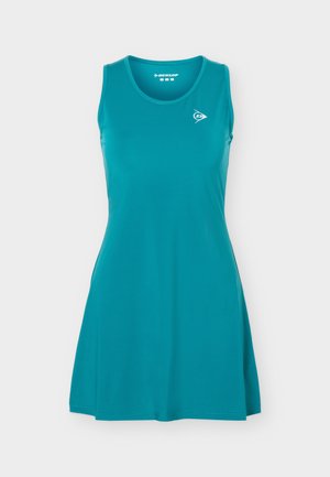Rochie sport fără mâneci de culoare teal, cu decolteu rotund și mic logo alb Dunlop pe partea superioară a pieptului.
