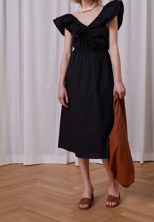 Cocktailkjole / festkjole - black