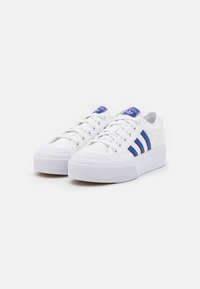 adidas Originals NIZZA PLATFORM - Sportbačiai - footwear white/semi lucid blue/core black
