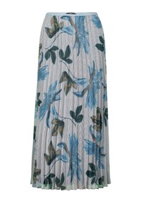Geplooide maxi rok met een blauw bloemenpatroon op een wit gestreept achtergrond, met een lichtblauwe tailleband en een vloeiende silhouet.