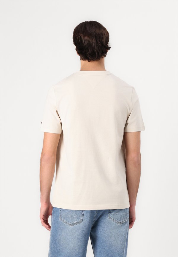 BRAND LOVE TEE - Print T-shirt - newsprint2