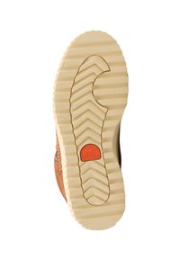 Semelle en caoutchouc avec un motif texturé, partie supérieure en cuir marron et logo Sorel orange. Présente un profond relief pour une meilleure traction.