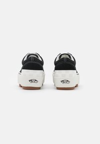 Vans OLD SKOOL STACKED - Zapatillas - black/blanc