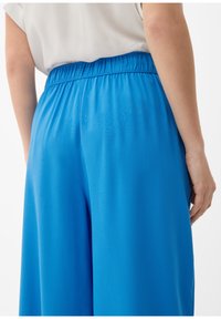 QS CULOTTE MIT WIDE LEG - Spodnie materiałowe