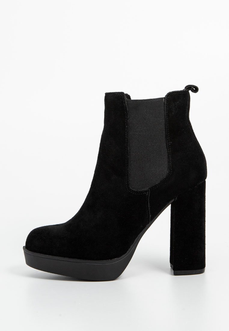 Kazar Enkellaarsjes met hoge hak zwart Kazar Enkellaarsjes met hoge hak zwart