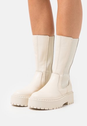 VIVIANNE - Bottes à plateau - bone