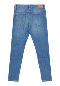Jean en denim bleu avec un design à jambe droite, cinq poches et une étiquette en cuir à la taille arrière. Texture délavée classique.