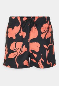Fekete fürdőshorts nagy korall virágmintával, elasztikus derékrésszel és húzózárral. Sima anyag, könnyű textúrával.