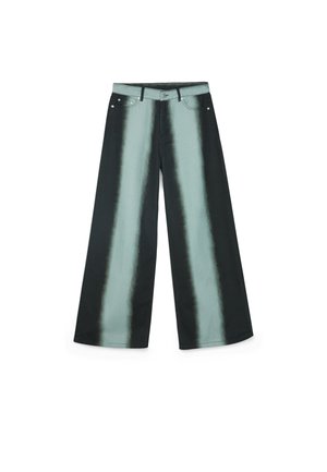 Löysät farkut musta- ja teal-värisellä liukuvärjäämällä, joissa on klassinen viisi-taskumalli, metalliosat ja napitus.