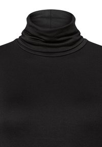 Schwarzer Rollkragenpullover mit weichem, geripptem Muster und einem mehrlagigen, hohen Kragen. Schlichte, taillierte Silhouette ohne Verzierungen.