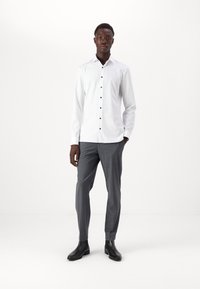 OLYMP No. Six PERFORMANC - Finskjorte - weiss