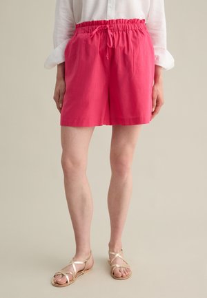 WITH REGULAR FIT - Shorts - fuchsia
