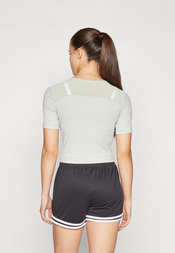 PERFORMANCE CREWNECK CROP TOP - Sports T-shirt2