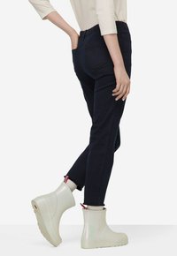LAURASØN 4-POCKET FRANSENSAUM - Jeans slim fit - black