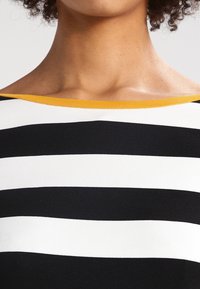 ONLY Jersey de punto - off-white