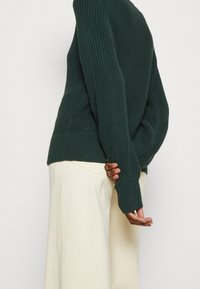 TOM TAILOR DENIM Stickad tröja - dark green