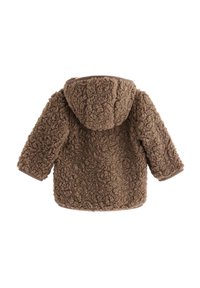 Brun, fluffy fleecejakke med hætte, med tekstureret indvendig del og glat, kontrasterende kant langs ærmer og nederste kant.