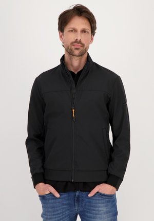Schwarze Softshell-Jacke mit hohem Kragen, durchgehendem Reißverschluss und orangem Reißverschluss-Zipper. Verfügt über Seitentaschen und eine leicht strukturierte Oberfläche.