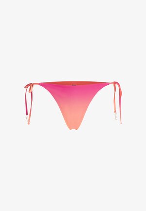 Bikini-Höschen in einem Farbverlauf von Pink zu Koralle, elegantes Design mit seitlichen Bindebändern, minimale Abdeckung und glatte Textur. Keine sichtbaren Beschläge.