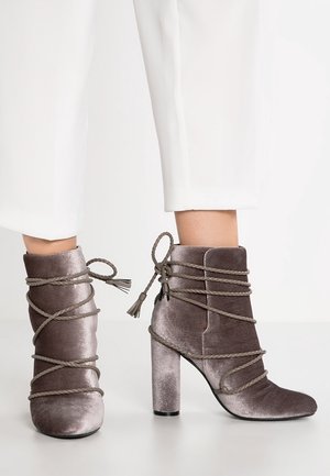 Missguided Stivaletti con tacco - light pink