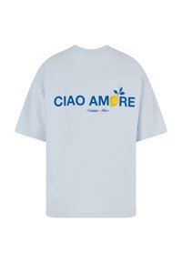 Lyseblå bomulls T-skjorte med grafisk trykk i blått og gult, med teksten "CIAO AMORE" og et sitronmotiv bak.