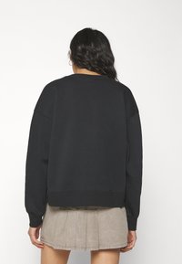 Thumbnail Image 5