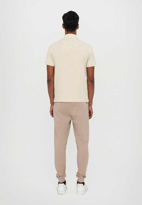 Polo shirt - almond milk4