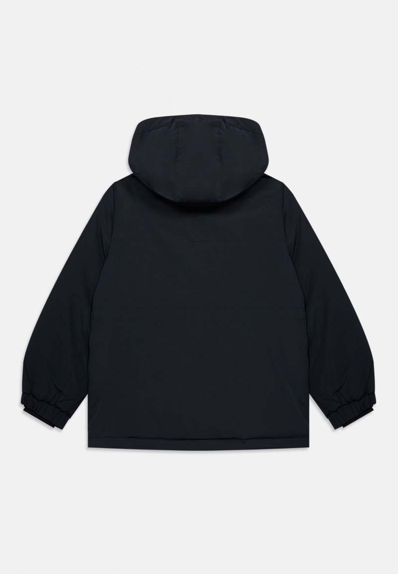 Schwarze Kapuzenjacke mit elastischen Bündchen, einer glatten, matten Textur und einem geraden Schnitt ohne sichtbare Beschläge oder Muster.