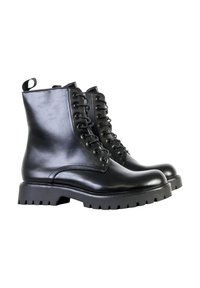Botas negras de cuero hasta el tobillo con un acabado suave, diseño con cordones, suela resistente de goma negra y una lengüeta trasera para facilitar su puesta.