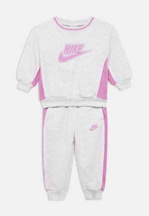 CREW SET - Tracksuit bottoms - birch heather