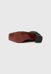 Chie Mihara VOLKIRIA 47 - Ankle boots - black/dancy bronce
