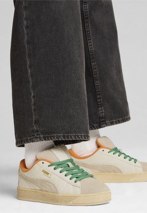 XL CARROTS 2  - Trainers - warm white-rickie orange