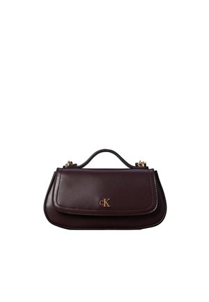 Petit sac à main en cuir marron foncé avec poignée supérieure, fermoir doré et logo "cK" doré sur le rabat avant.