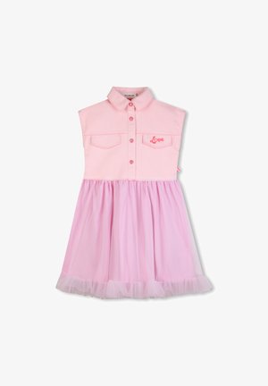 Rosa denimkjole med krage, trykknapper, to brystlommer og et tyllskjørt med rysjekant. Har brodering med teksten "Love".