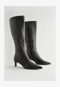 Non selezionato, black leather