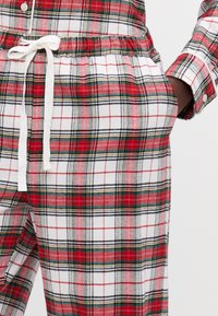 GAP Nattplagg set - white/red/green