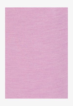 Hellrosa geripptes Gewebe mit feiner Struktur und Elastizität, das ein gleichmäßiges Muster und eine glatte Oberfläche aufweist und sich für Bekleidungsanwendungen eignet.