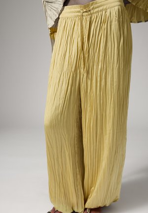 DAY Birger et Mikkelsen, BARBO CRINKLED SURFACE - Pantalon classique - straw