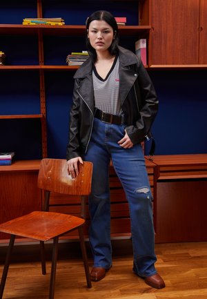 Džíny Bootcut - rio insider