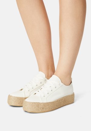 Casual lace-ups - off-white
