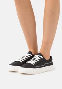 Levi's® - DECON  - Sneakers laag - regular black Miniatuurafbeelding 1