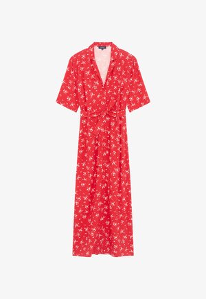 Rotes Blumenkleid mit kurzen Ärmeln, einem kragenförmigen Ausschnitt und einem Bindegürtel in der Taille. Der Stoff weist throughout weiße Blumenmuster auf.