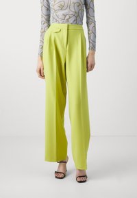 HUGO HELEPHER - Pantalon classique - bright green