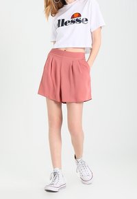 Ellesse Triko s potiskem - white