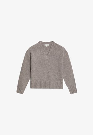 Jersey de cuello en V en gris claro, hecho de una suave mezcla de lana. Presenta puños y dobladillo acanalados, con un corte relajado y mangas largas.