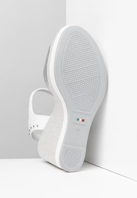 Sandali Con Zeppa Easy Street Talia - Tomaia Intrecciata, Sottopiede Imbottito, Suola Leggera, Argento, 39 EU