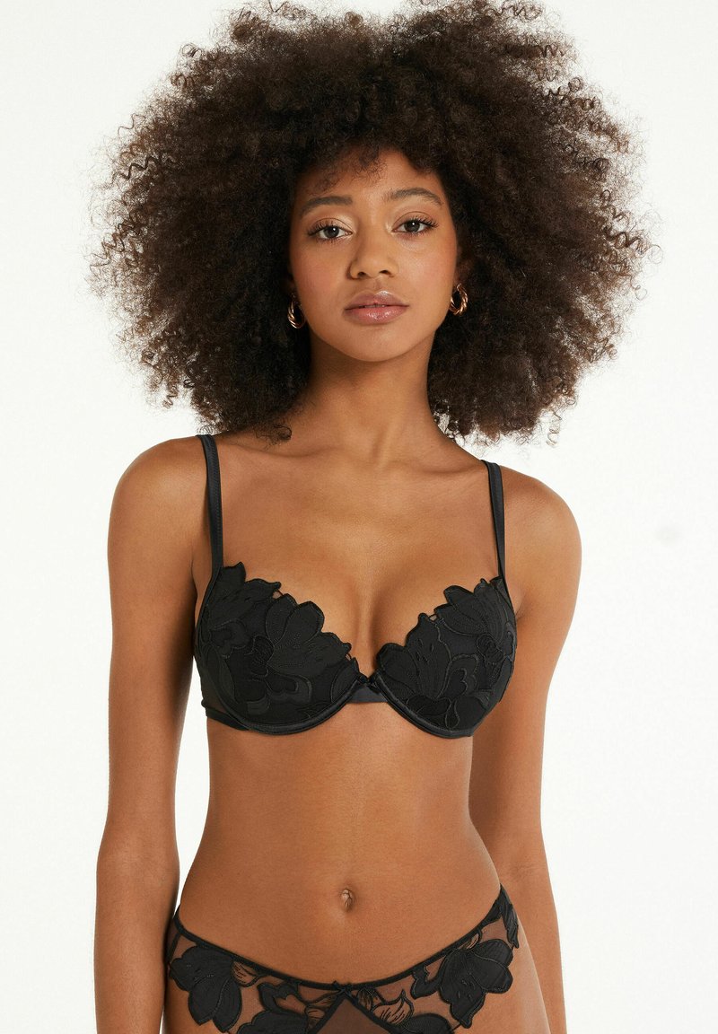 tezenis-push-up-podprsenka-schwarz-black-ern-zalando-cz